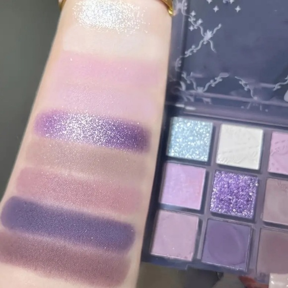 9-Color Purple Reign Eyeshadow Palette - Picture 4 of 4
